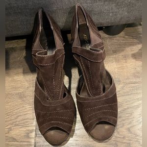 Aerosoles suede heels